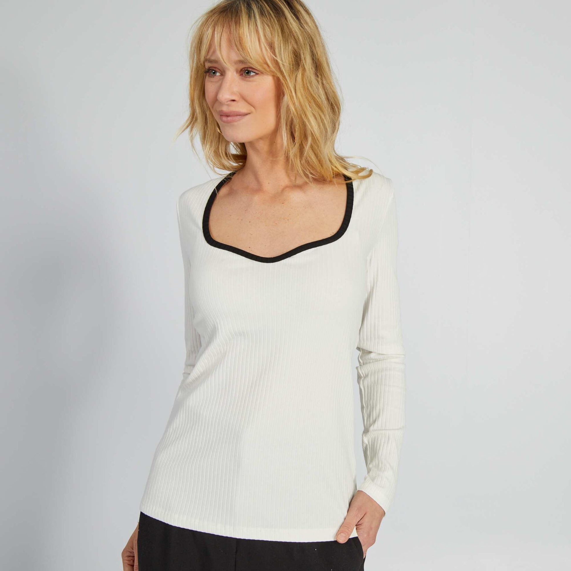 Ribbed T-shirt with wide collar WHITE