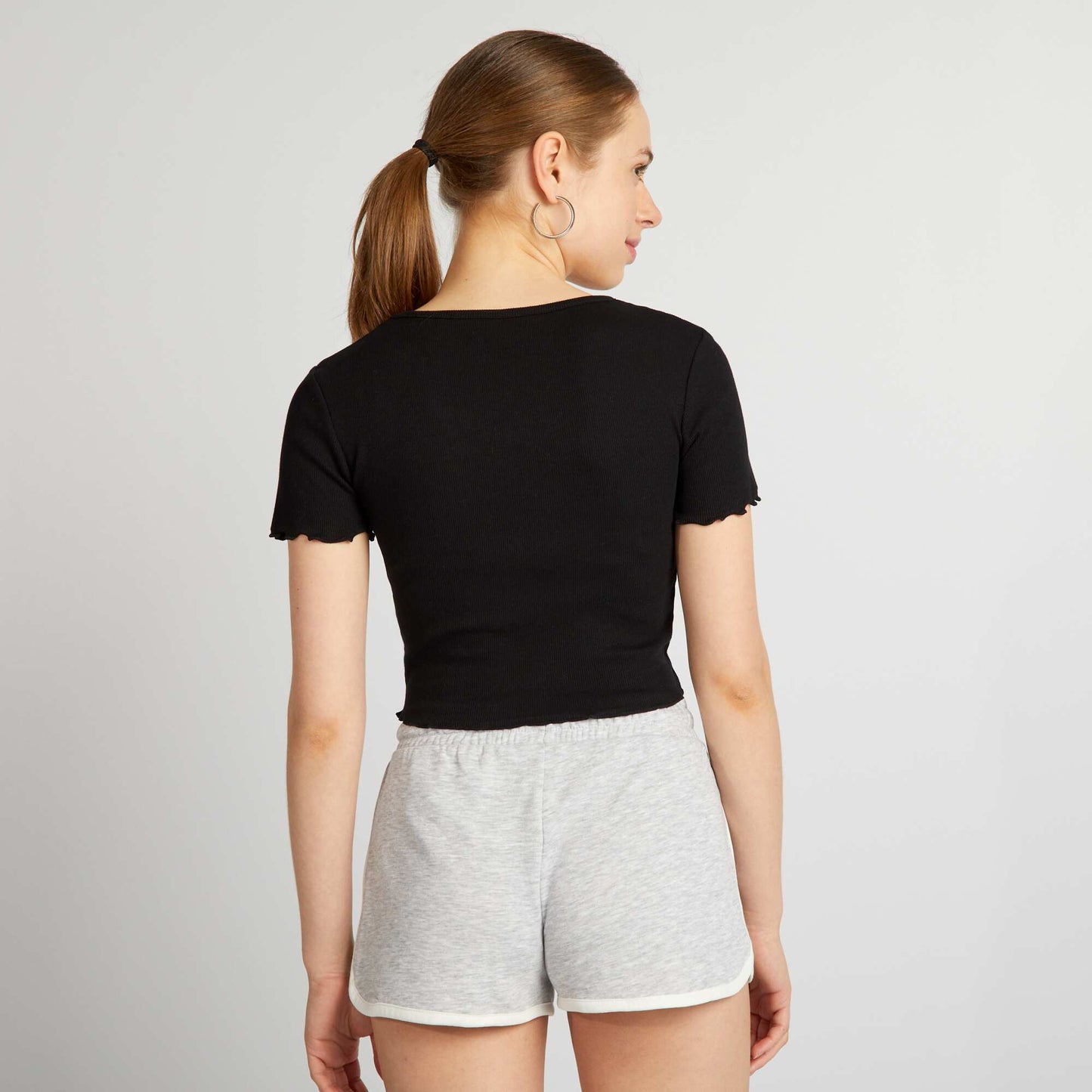 Crop top with scalloped edging black