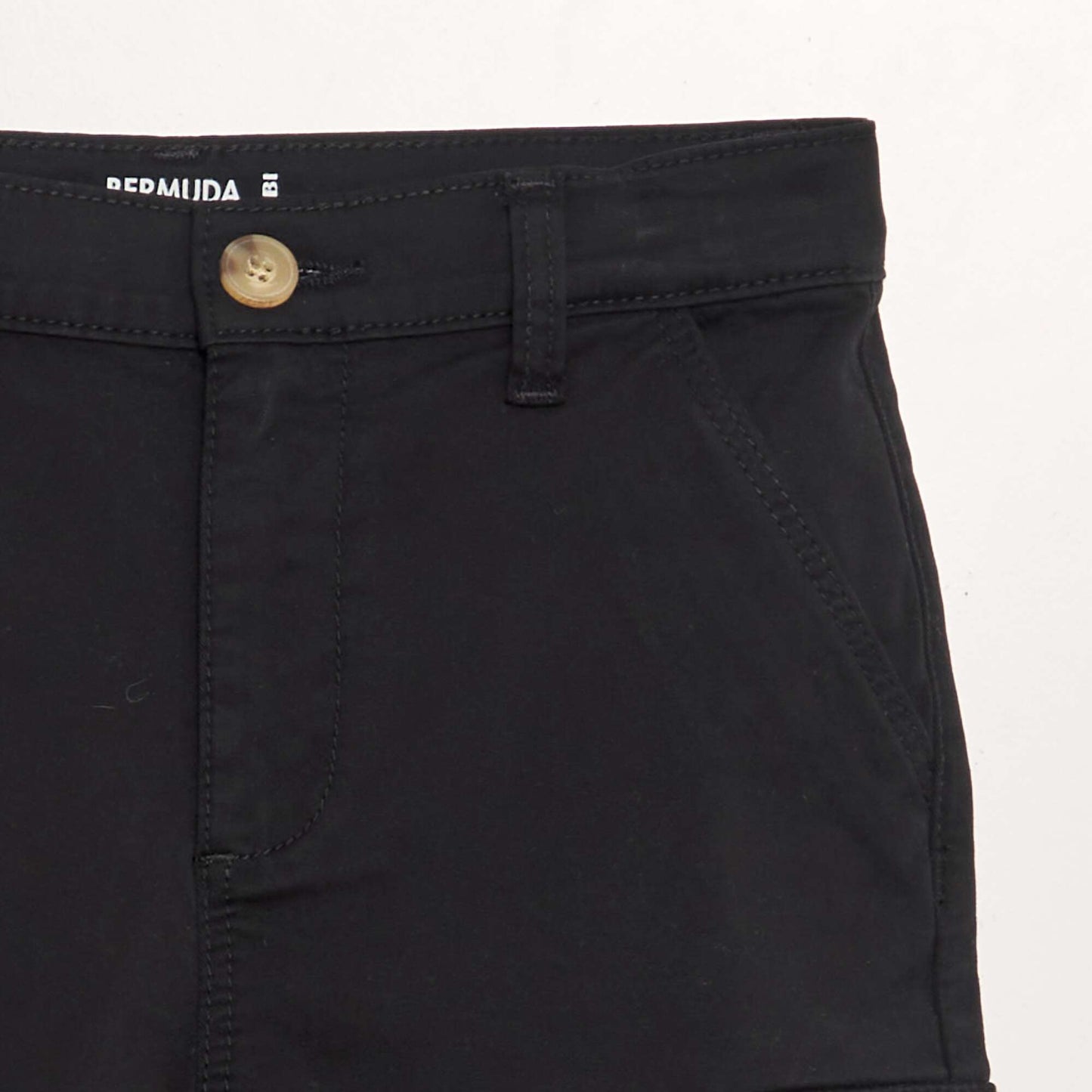 Bermuda shorts with adjustable waist and pockets black