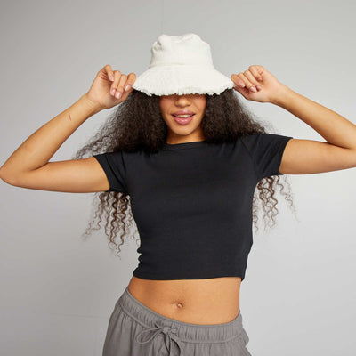 تي شيرت قصير الأكمام قصير الأكمام أسود