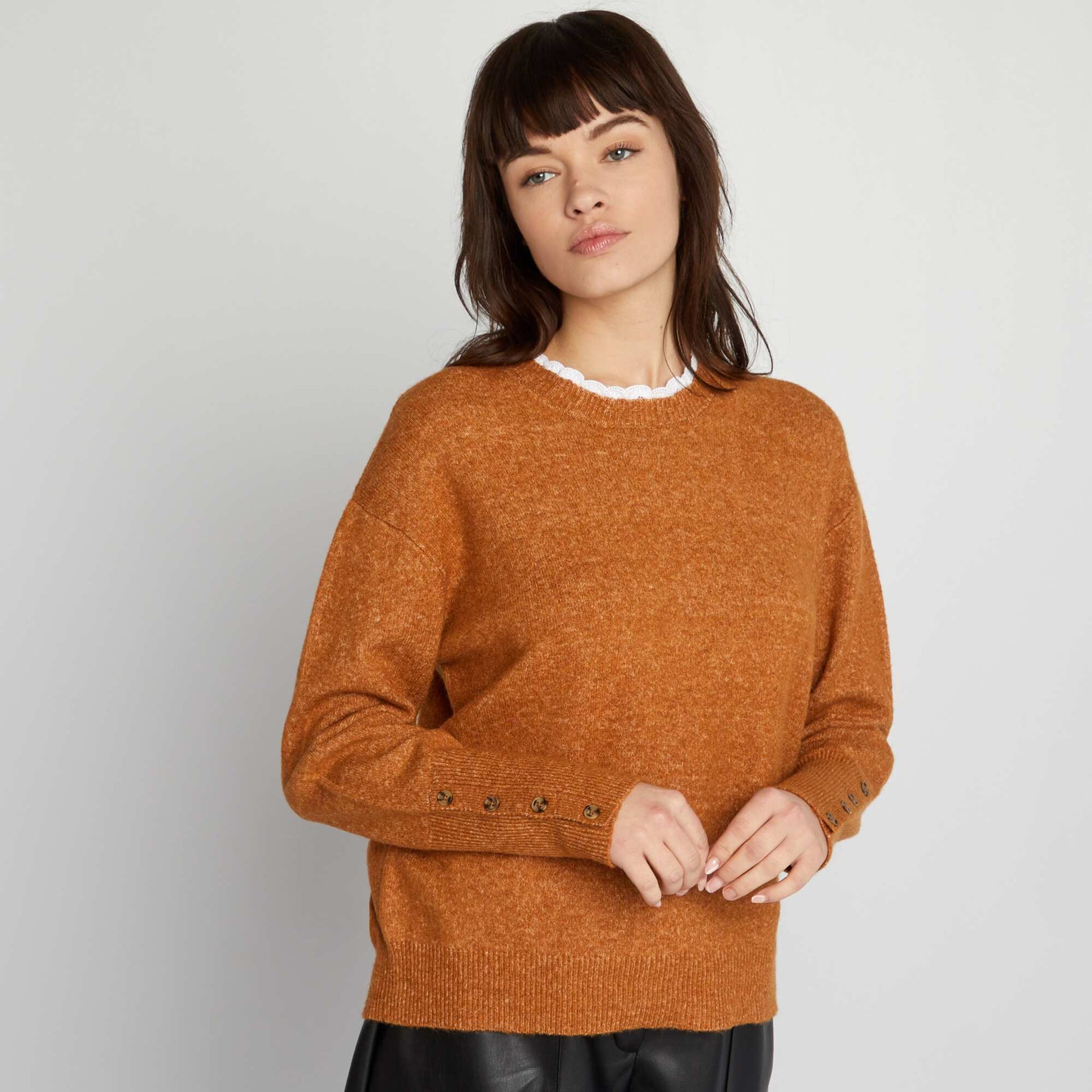 Knit jumper with embroidered collar BROWN