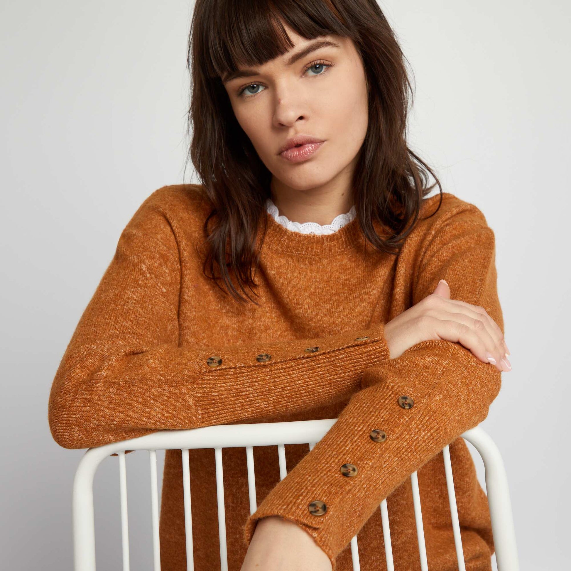 Knit jumper with embroidered collar BROWN