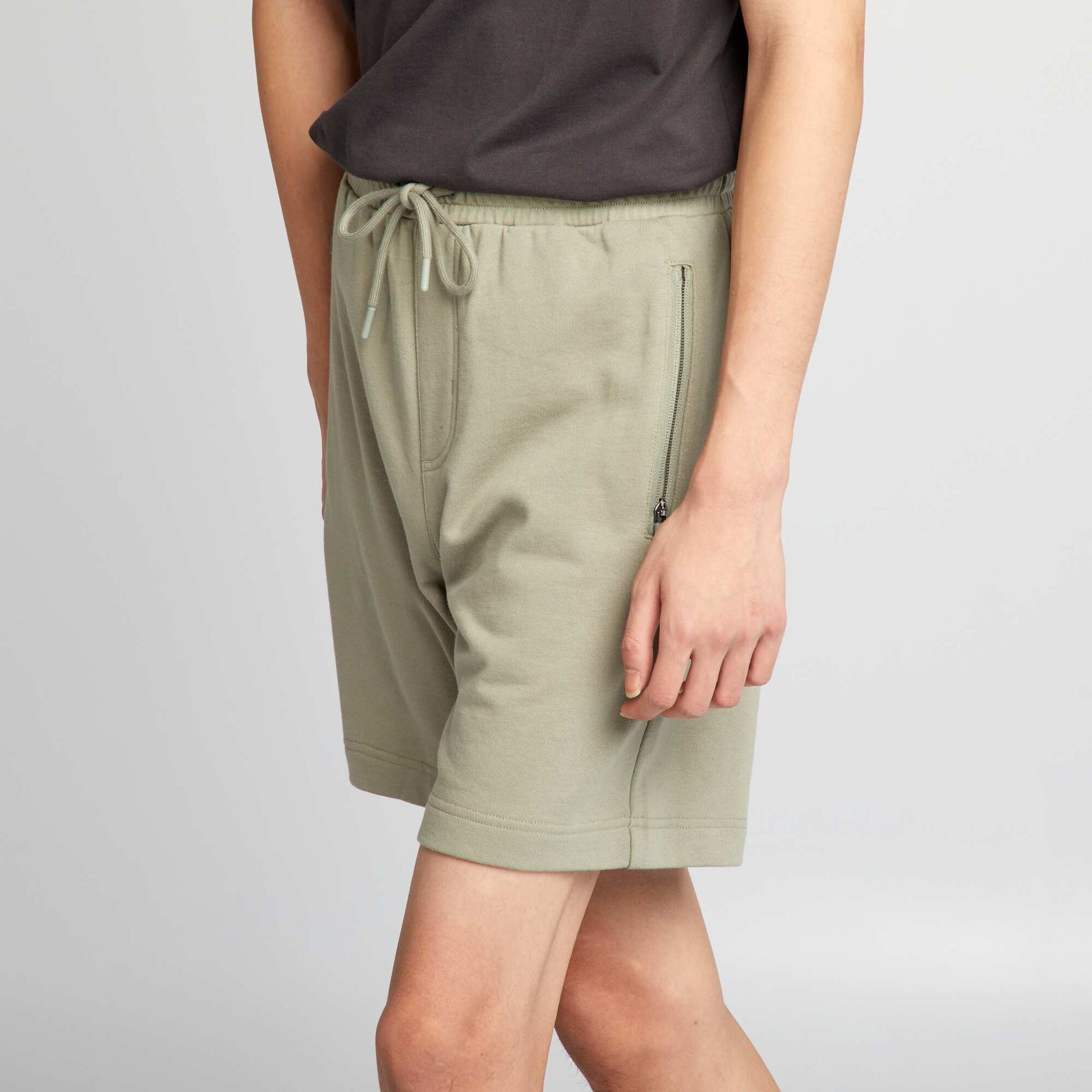 Sweatshirt fabric shorts with zipped pockets GREEN