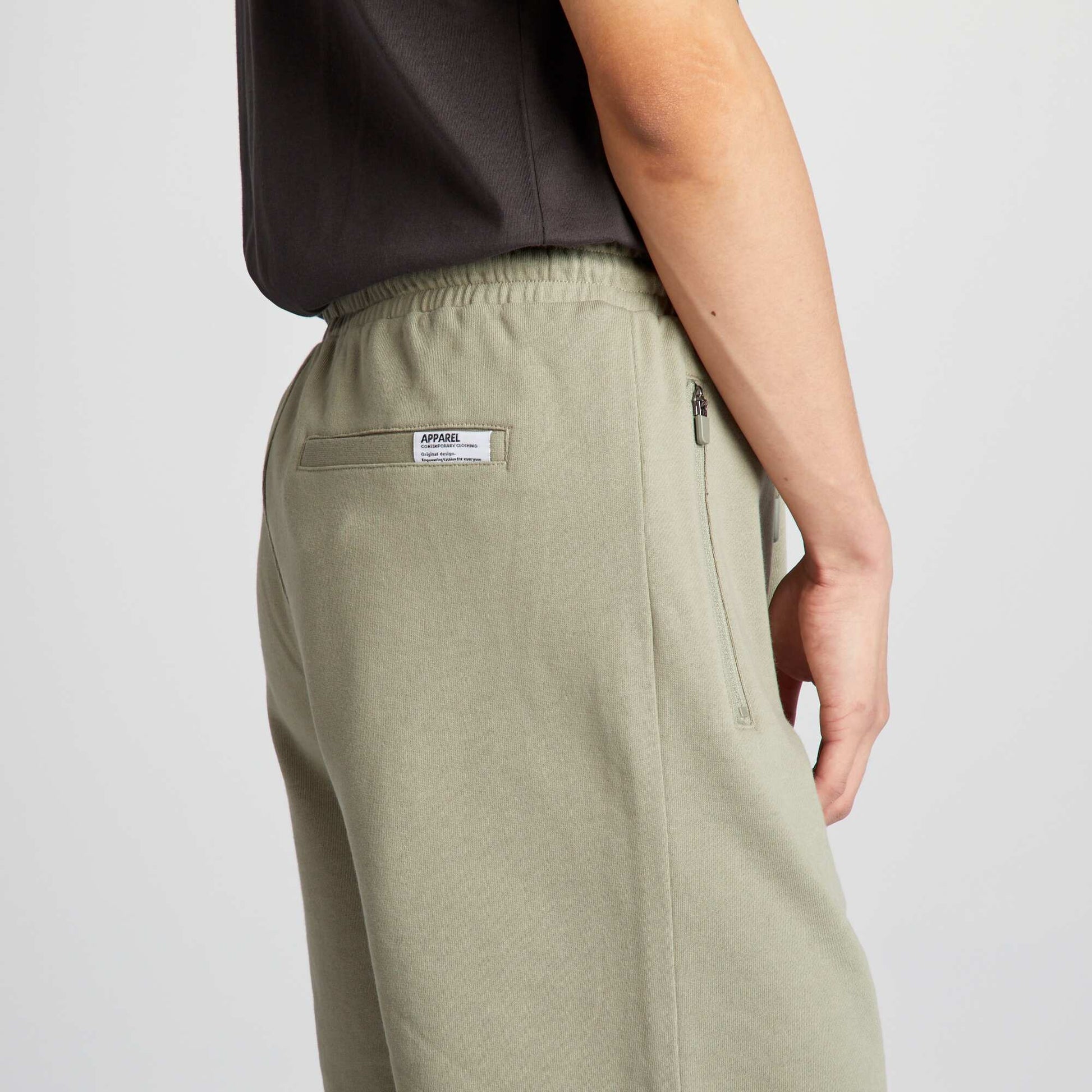 Sweatshirt fabric shorts with zipped pockets GREEN