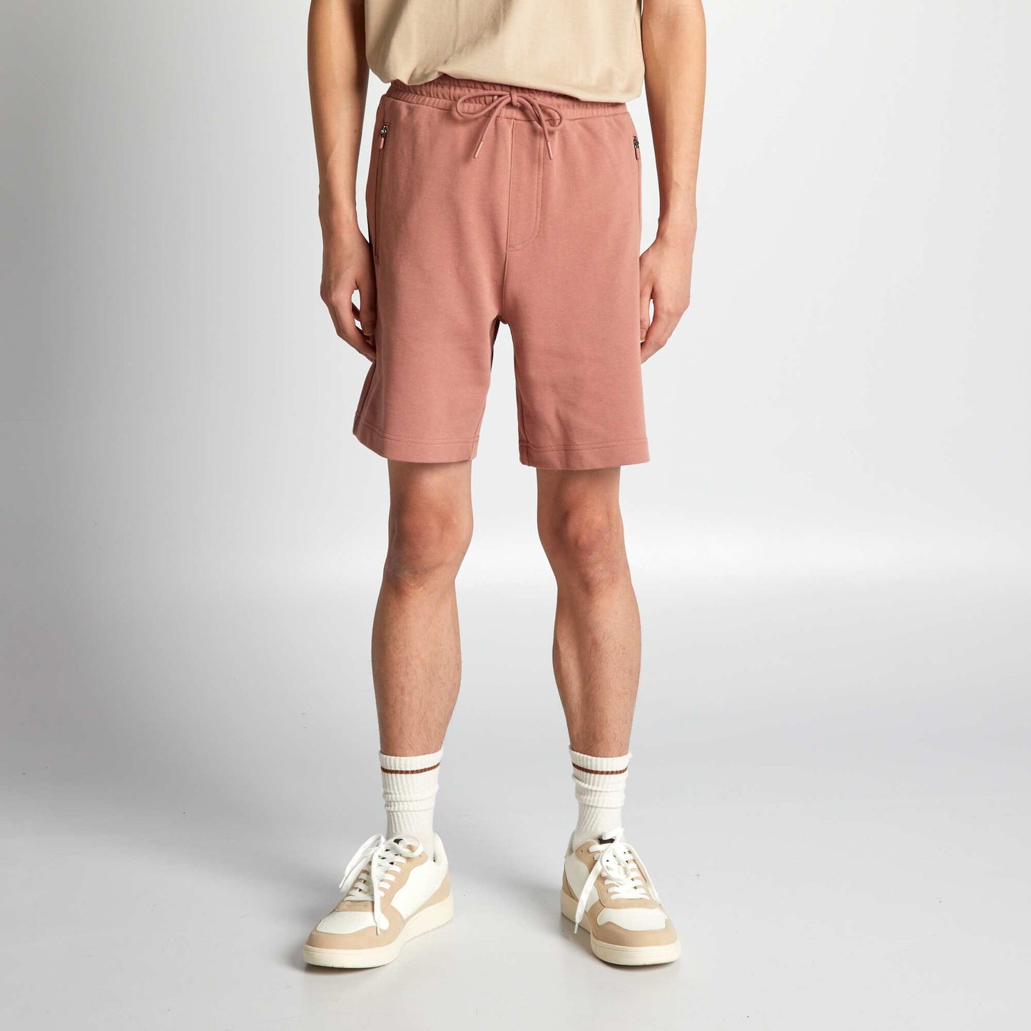 Sweatshirt fabric shorts with zipped pockets BROWN
