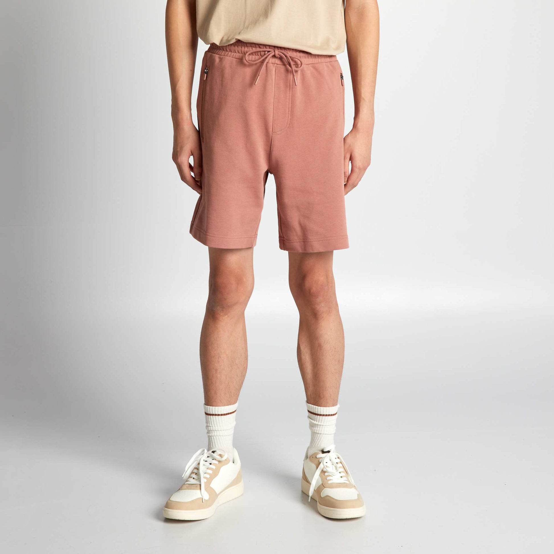 Sweatshirt fabric shorts with zipped pockets BROWN