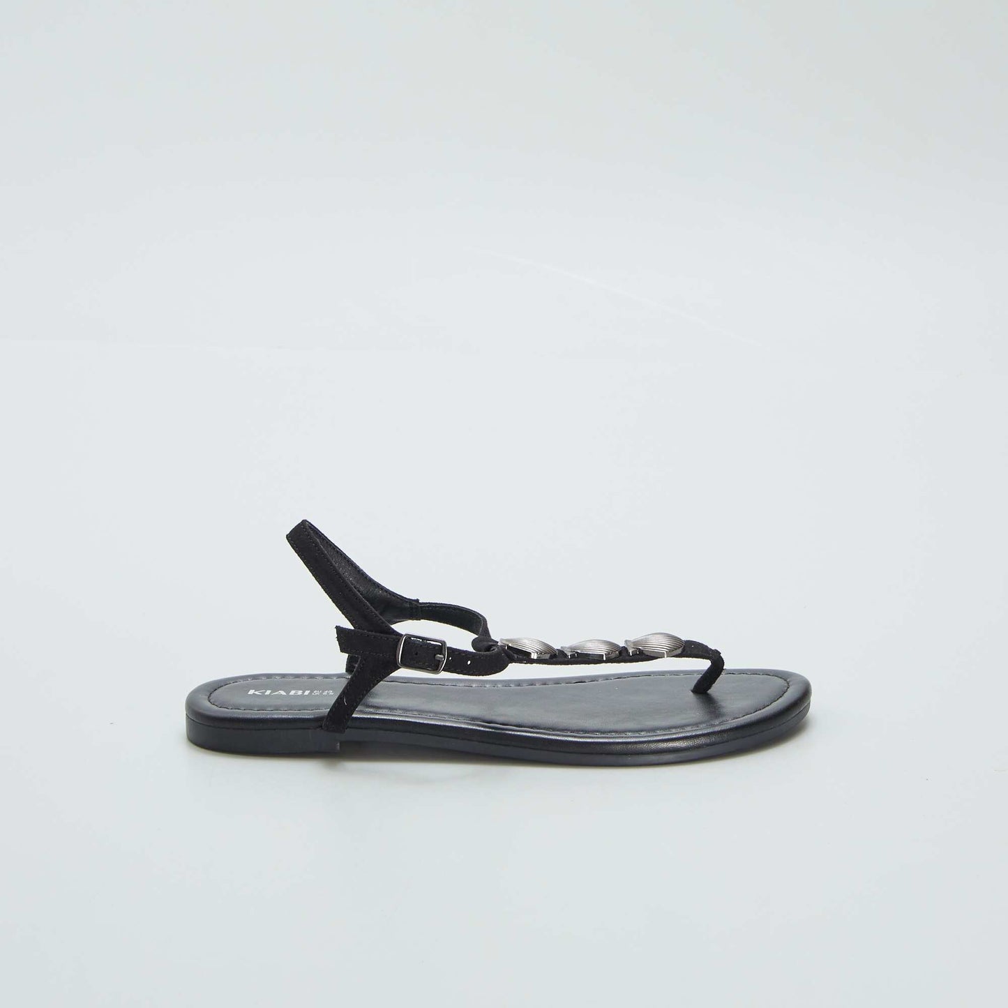 Sandals with decorative shells black