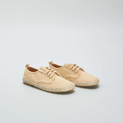 حذاء رياضي قماشي منخفض السقف باللون البيجي