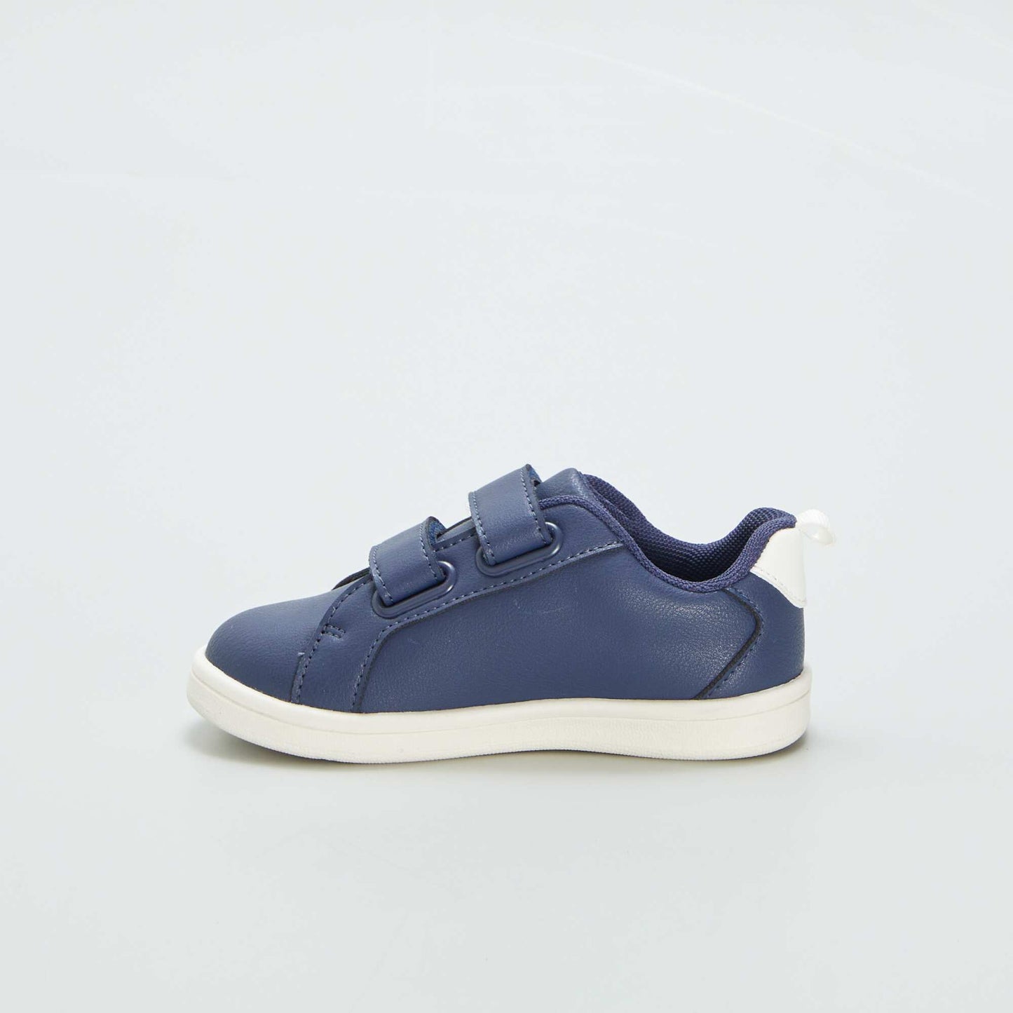 Low-top synthetic trainers BLUE