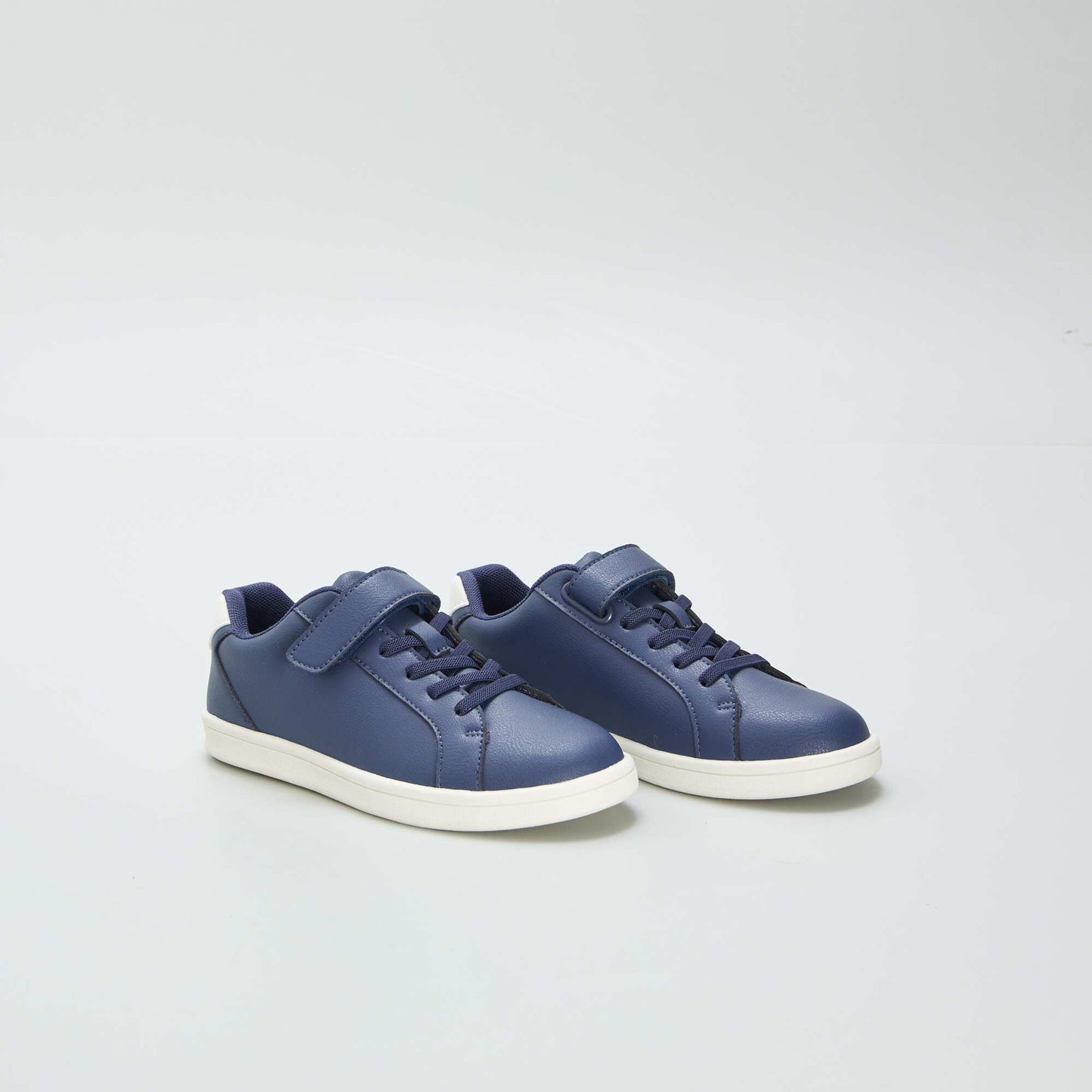 Low-top synthetic trainers BLUE