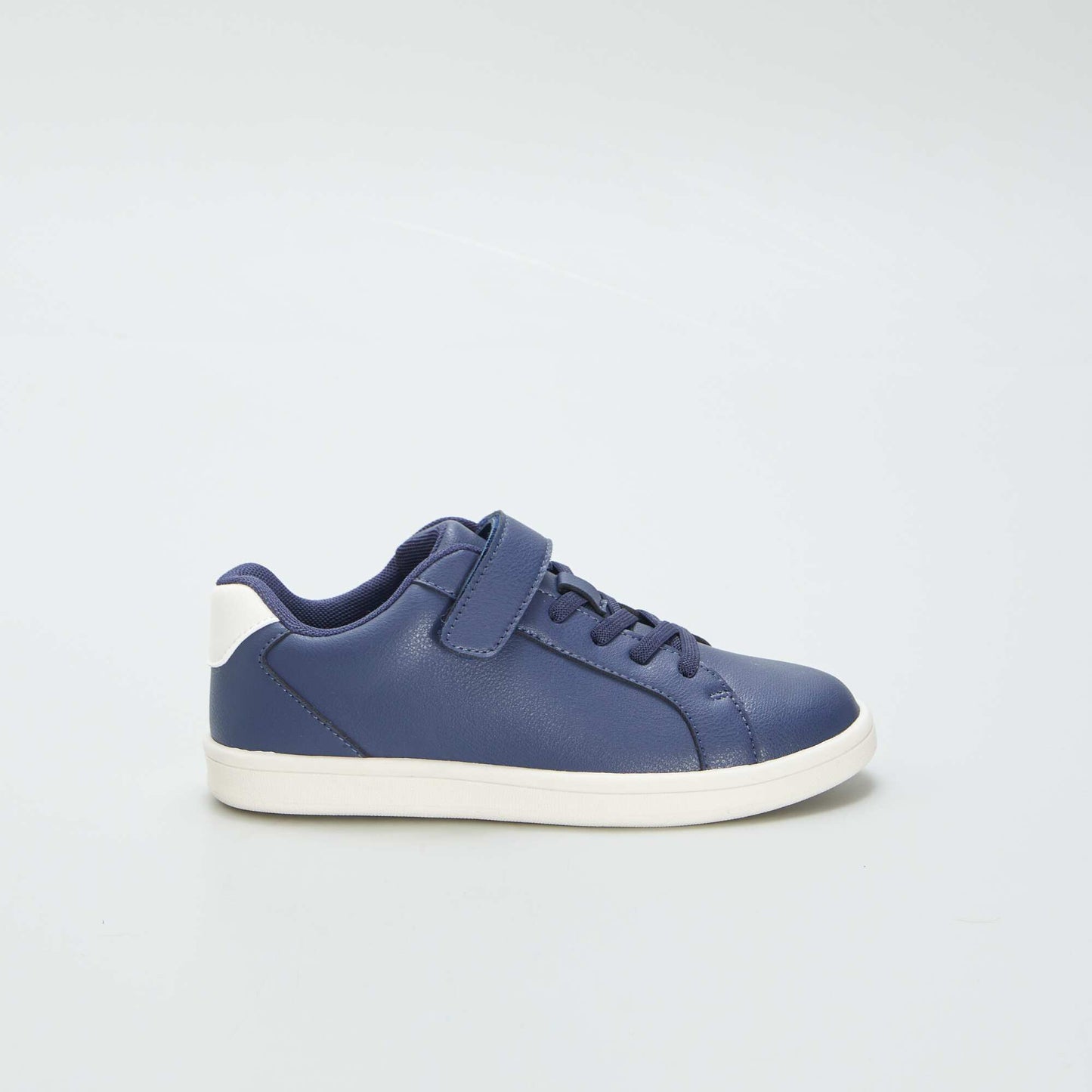 Low-top synthetic trainers BLUE