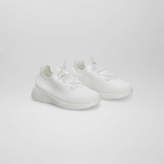 Running style mesh trainers WHITE