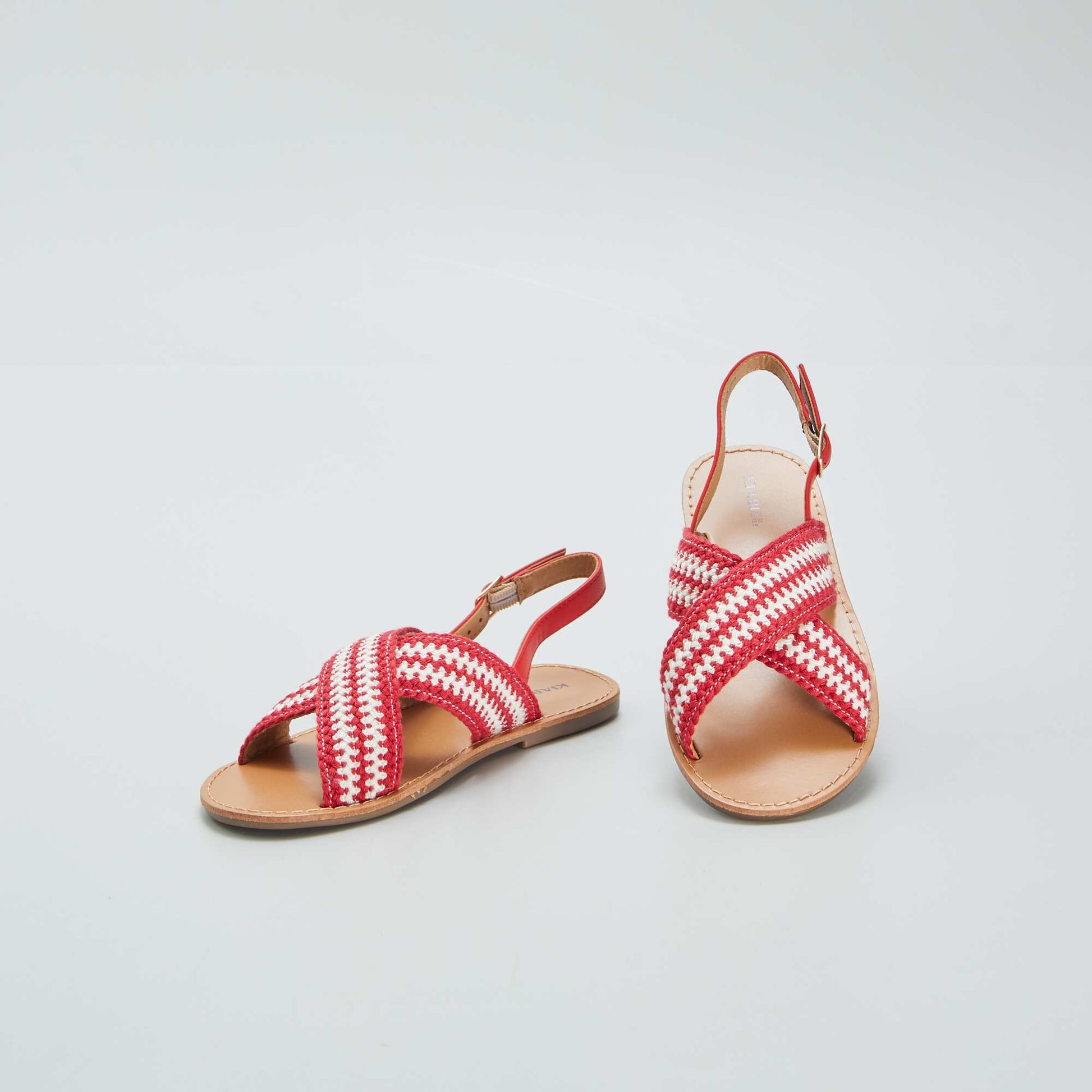 Flat sandals with cross-over straps RED