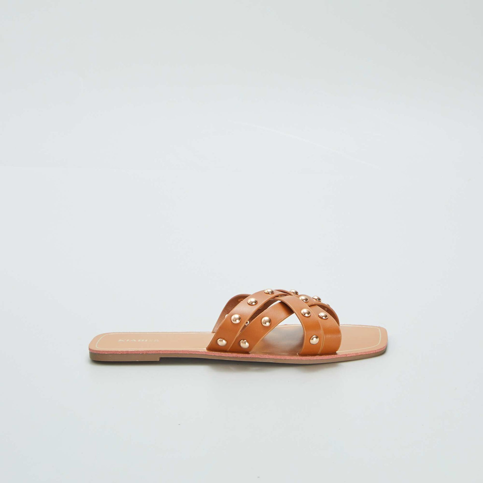 Sandals with crossover straps and studs BROWN