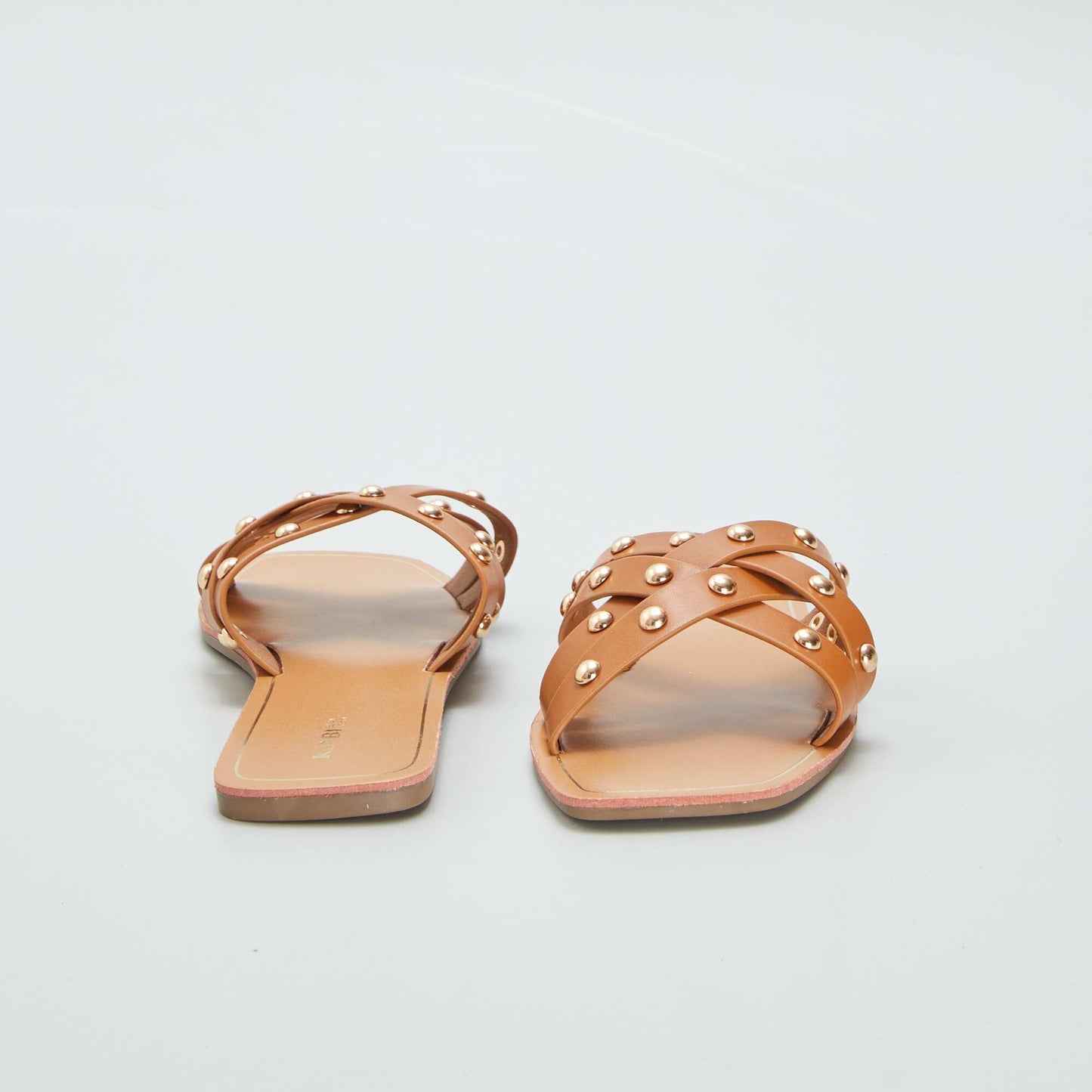 Sandals with crossover straps and studs BROWN