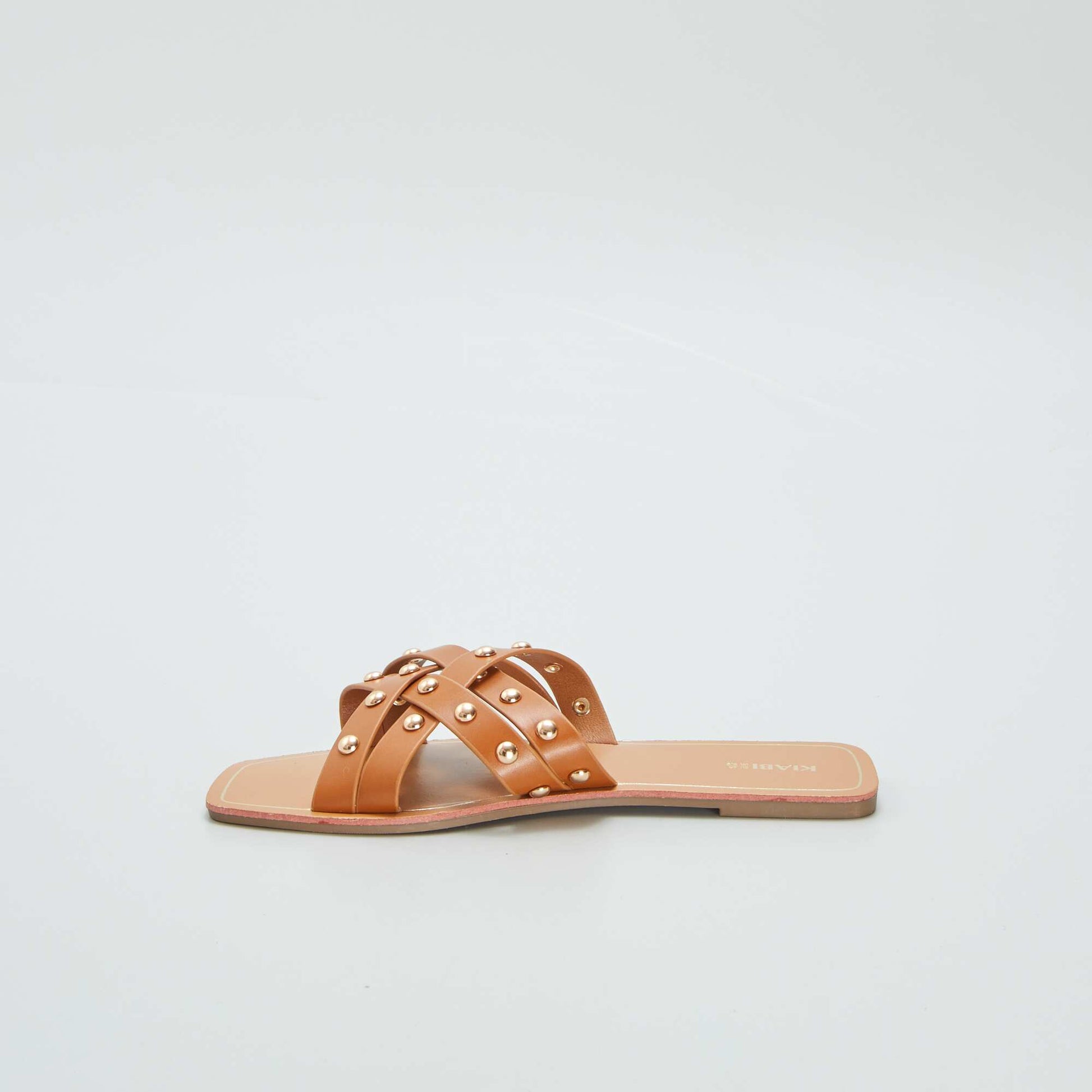 Sandals with crossover straps and studs BROWN