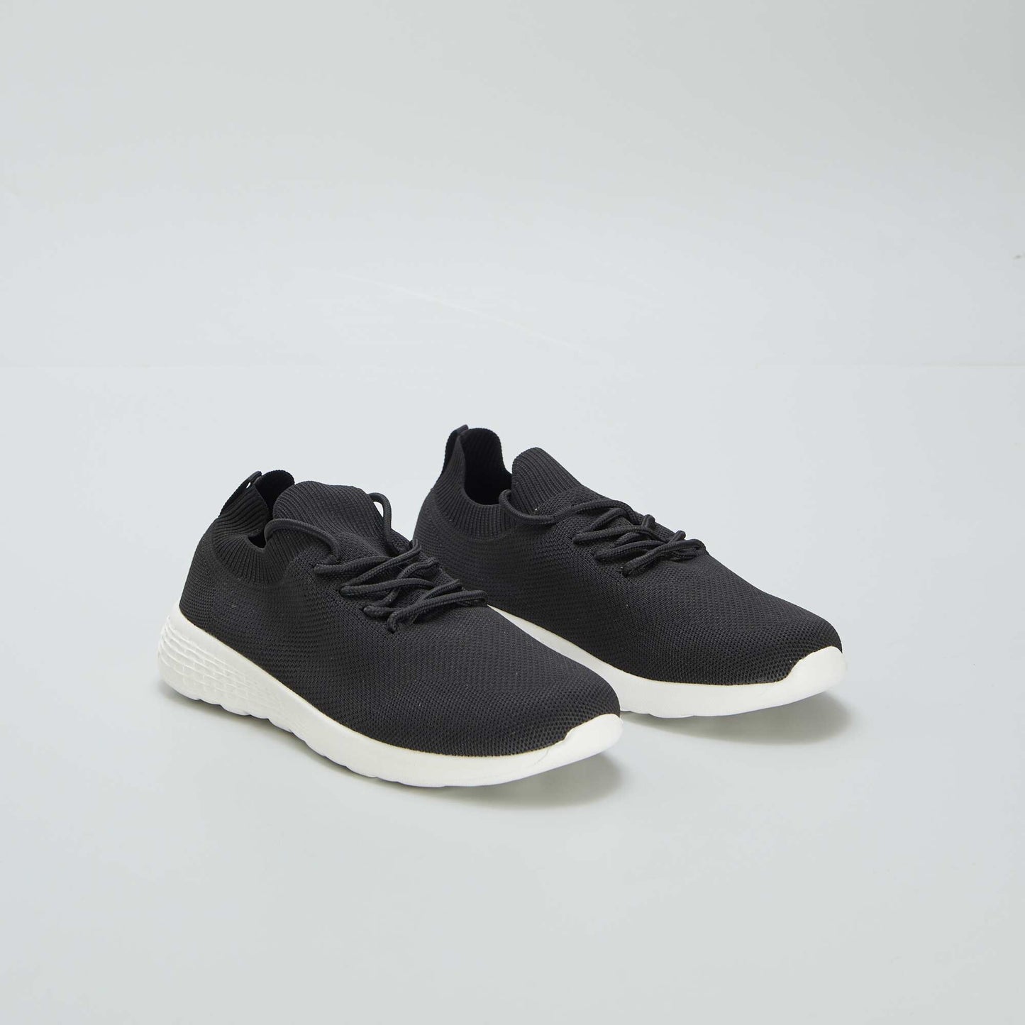 Running style mesh trainers BLACK