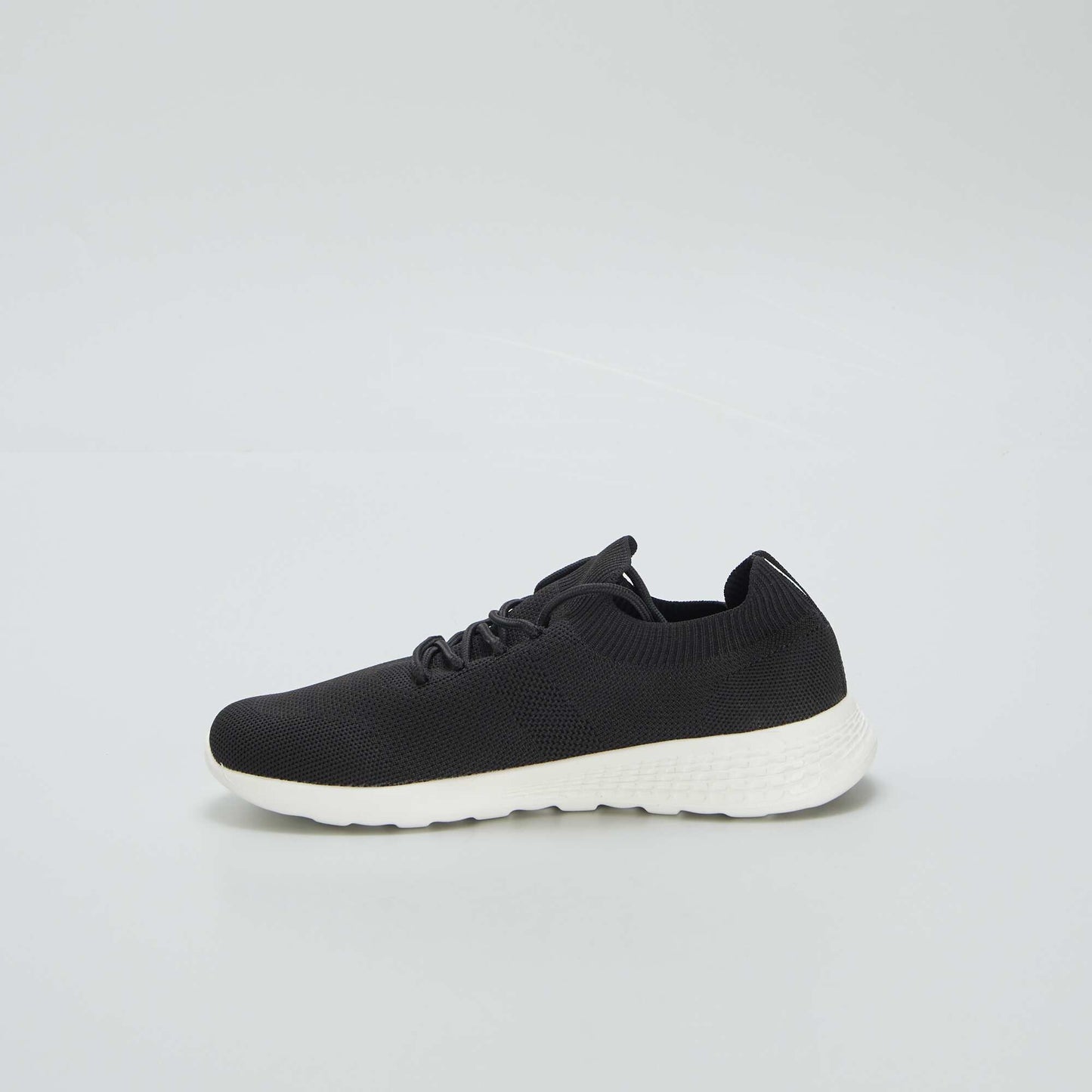 Running style mesh trainers BLACK