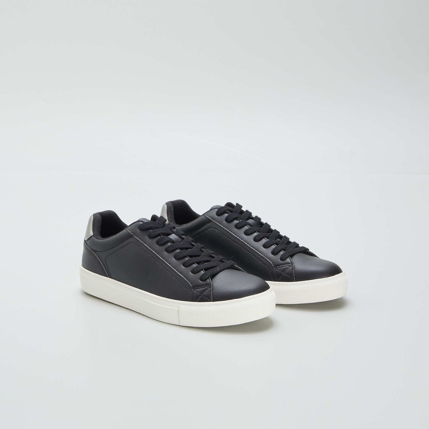 Plain low-top trainers BLACK