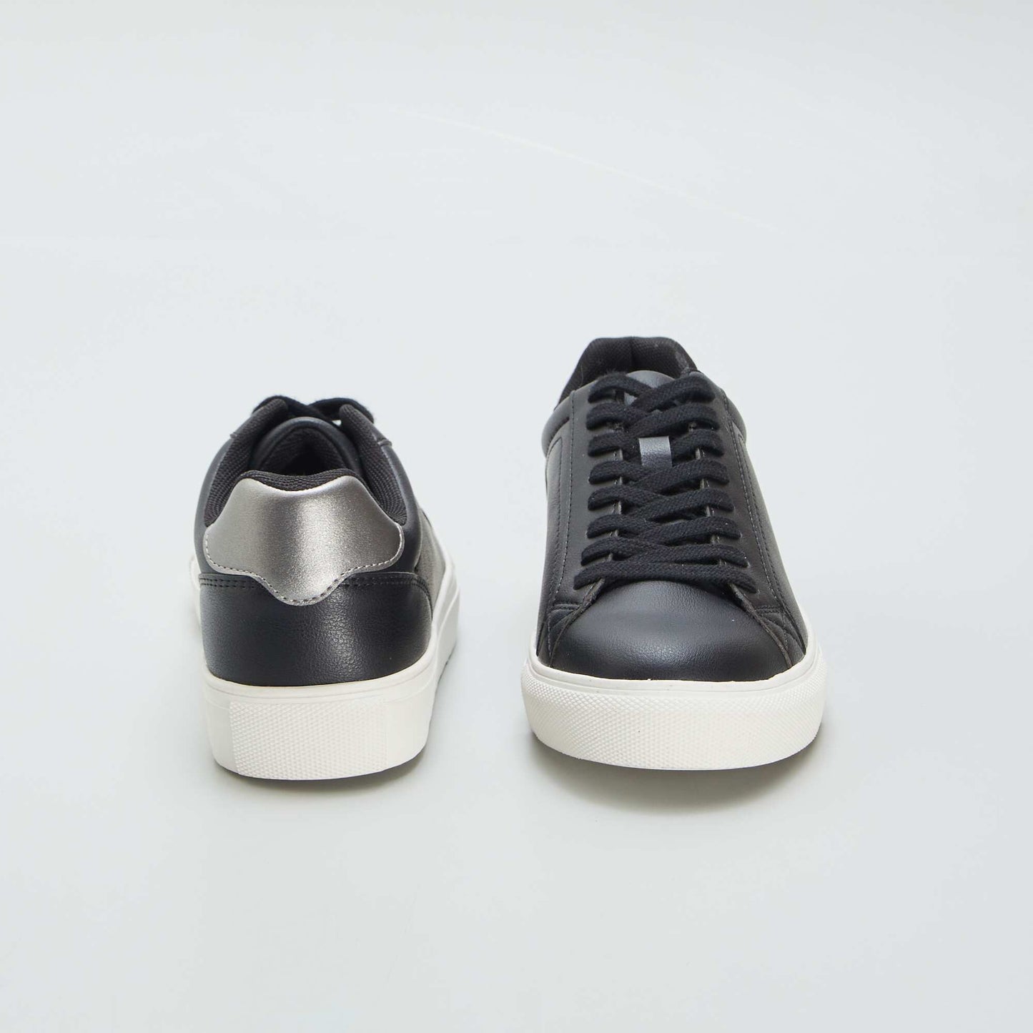 Plain low-top trainers BLACK