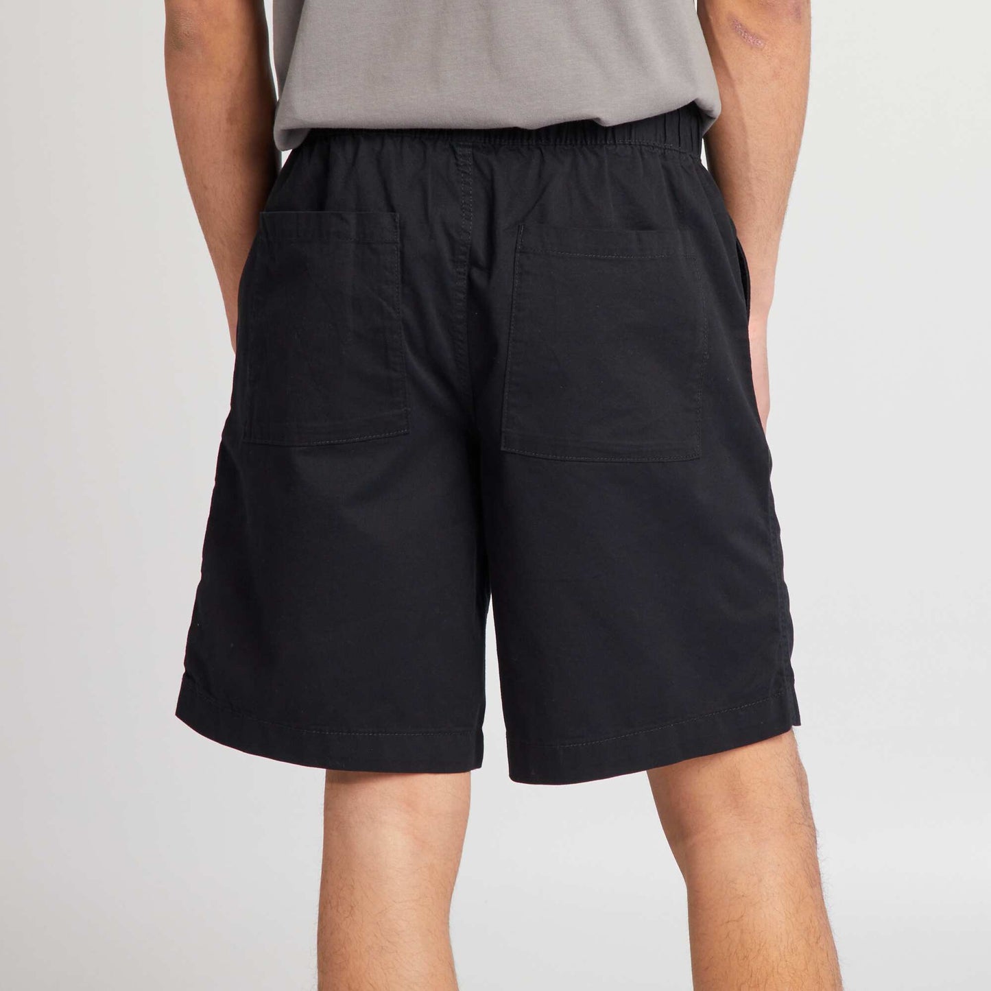 Straight-leg shorts with elasticated waist BLACK
