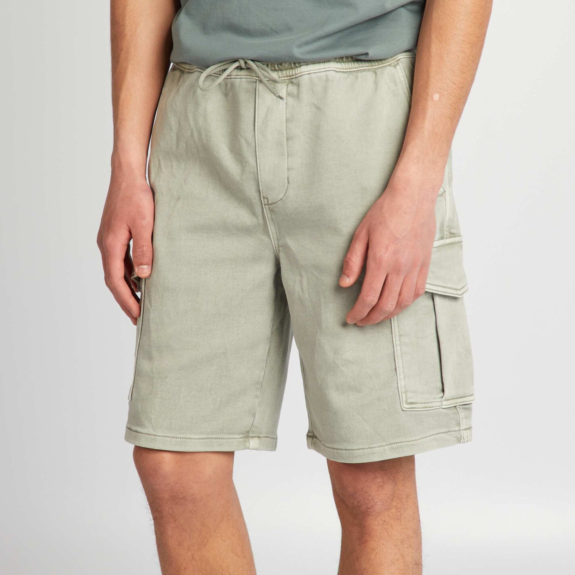 Shorts with side pockets GREEN