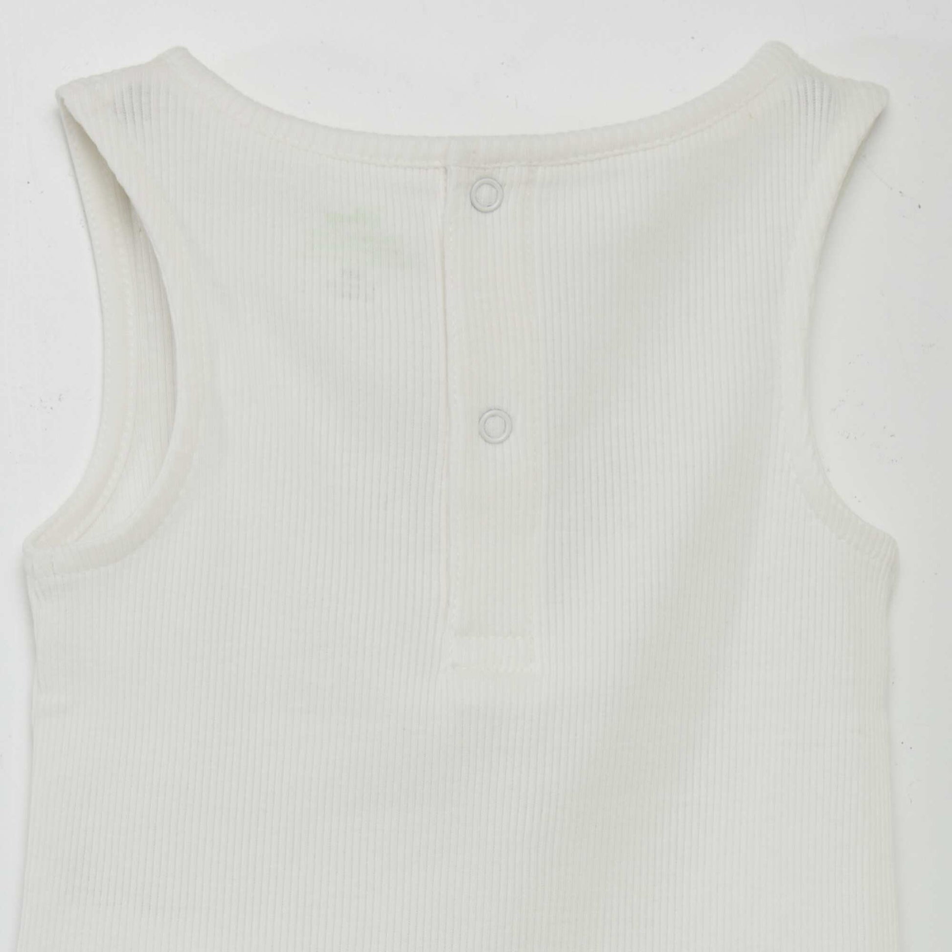 قميص بدون أكمام مزين بخطوط من ديزني أبيض