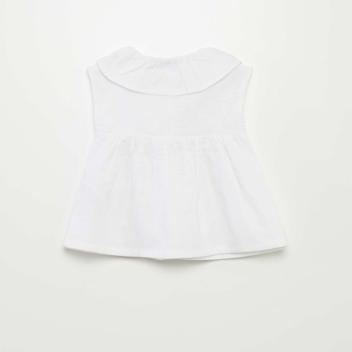 Linen blouse with Peter Pan collar white