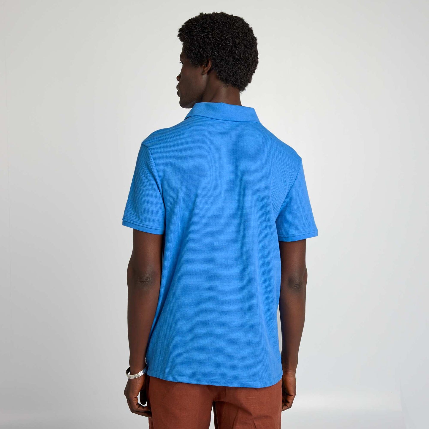 V-neck textured knit polo shirt BLUE