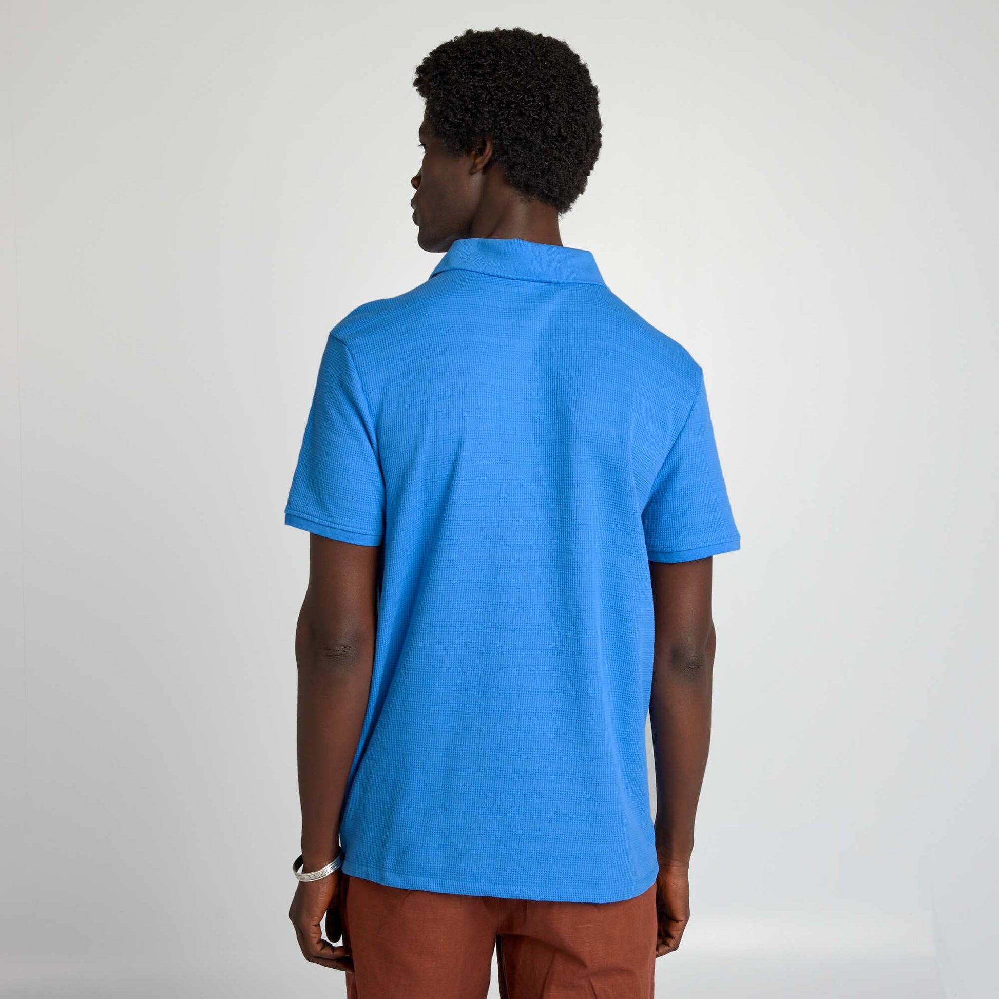 V-neck textured knit polo shirt BLUE