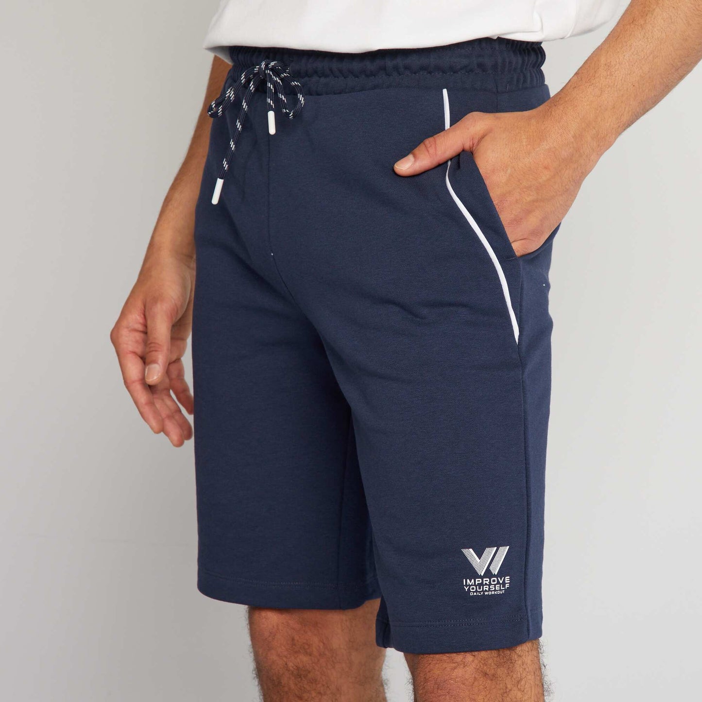 Sweatshirt fabric shorts with elasticated waistband BLACK