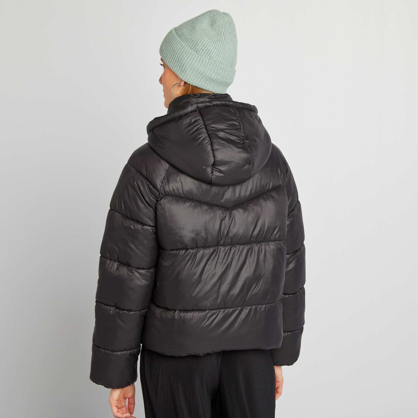 Short light padded jacket black