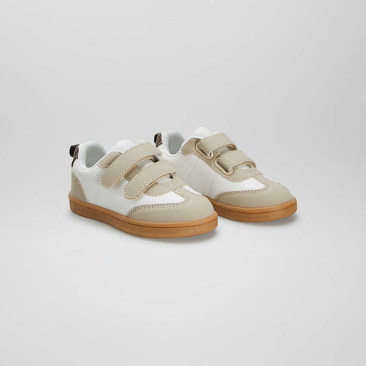 Low-top trainers beige