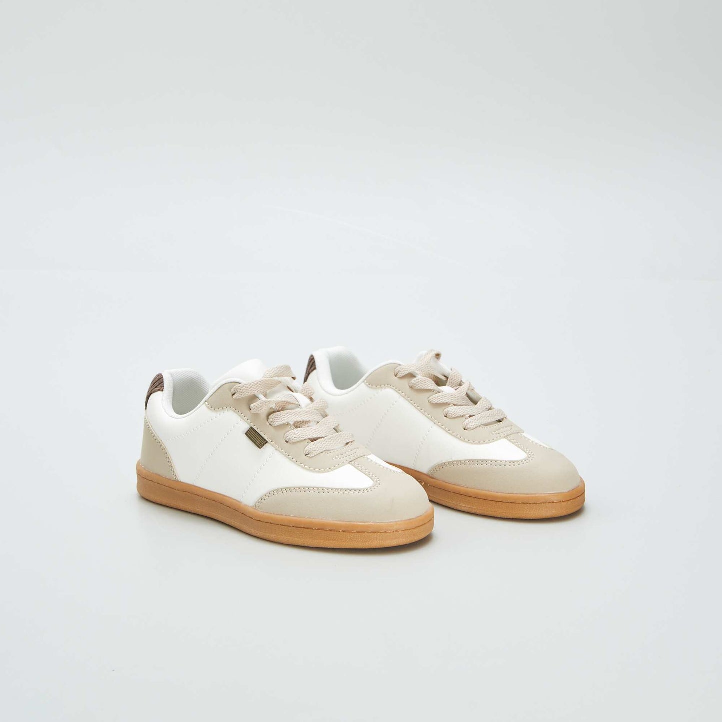 Low-top trainers beige