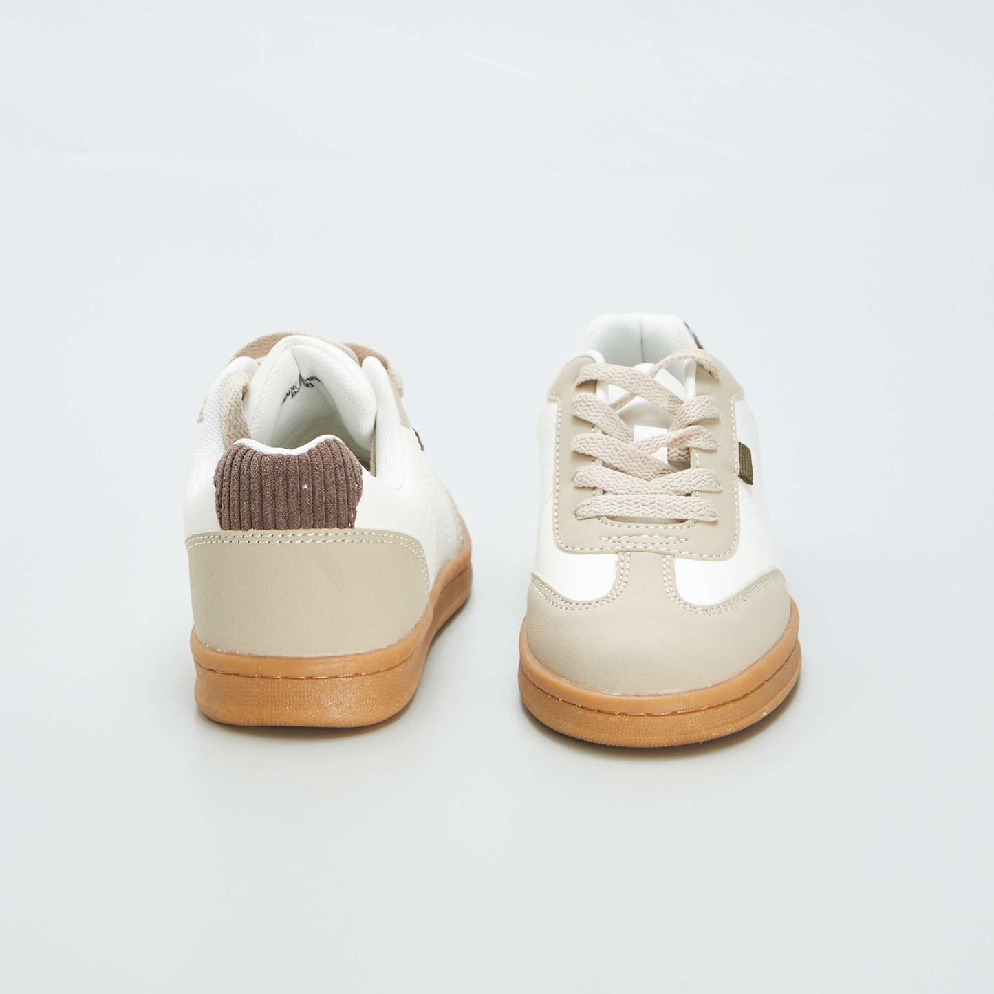 Low-top trainers beige