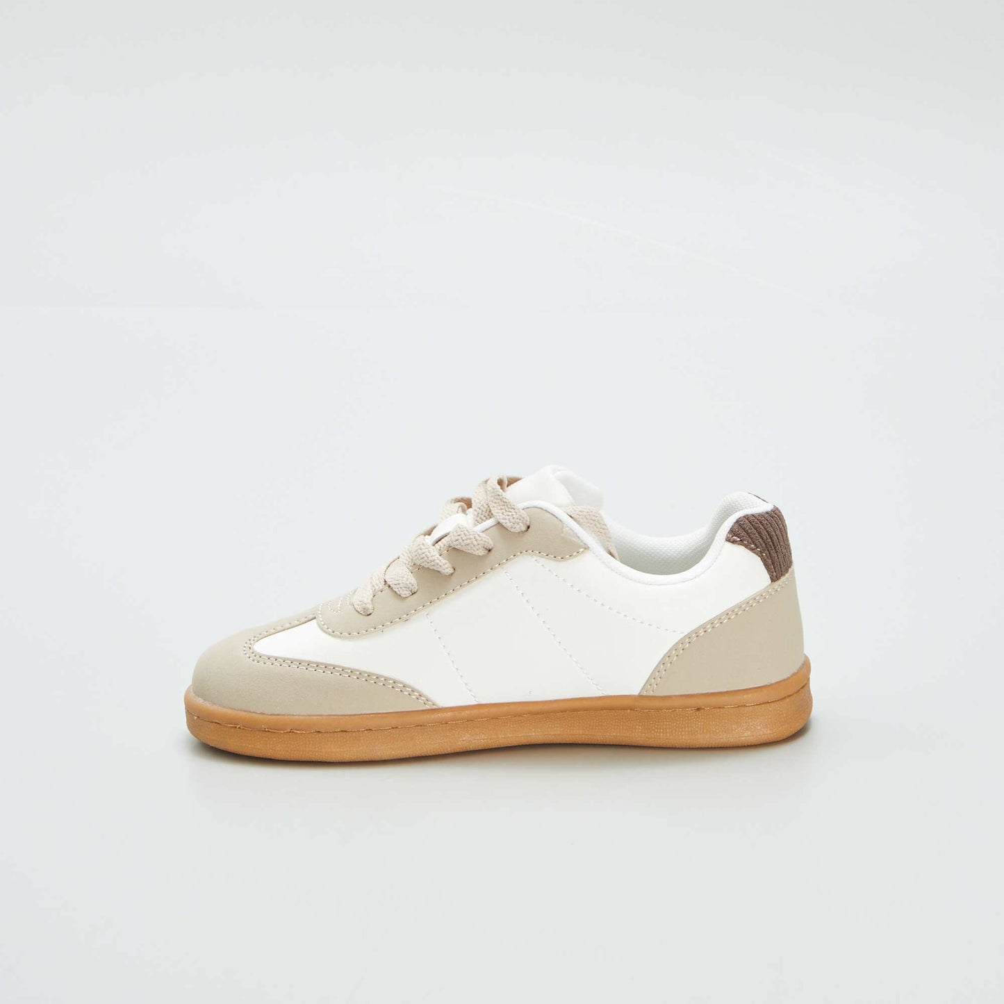 Low-top trainers beige