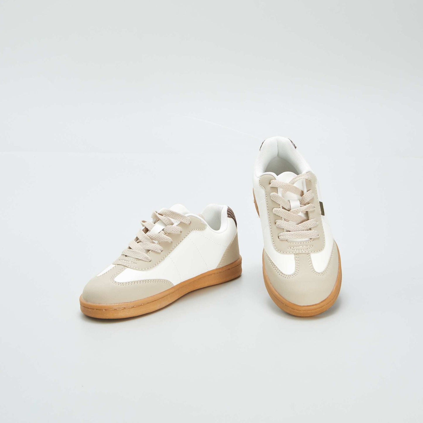 Low-top trainers beige