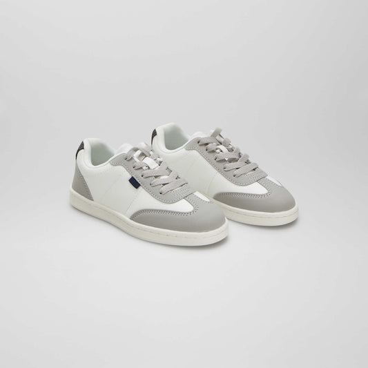 Low-top trainers grey