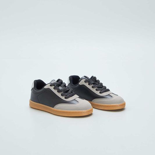 Low top trainers with stylish laces BLACK