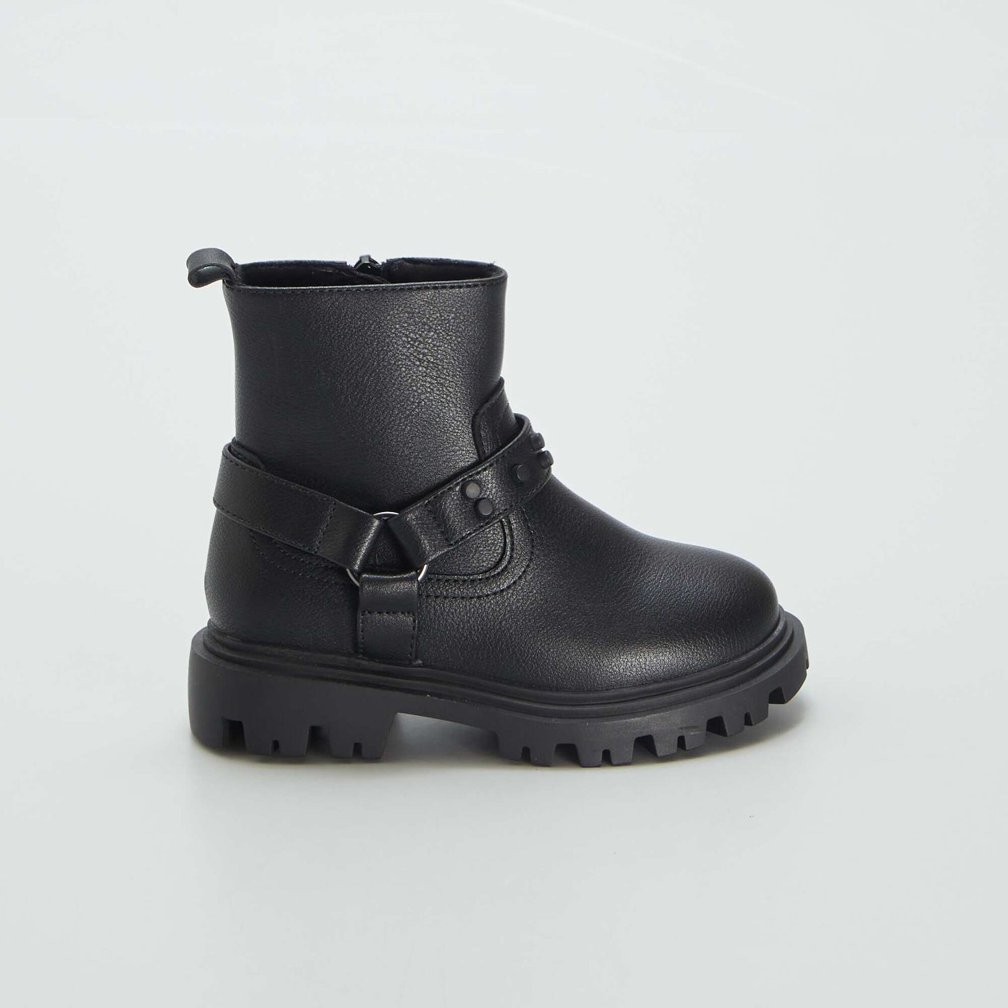 Rock-style studded boots black