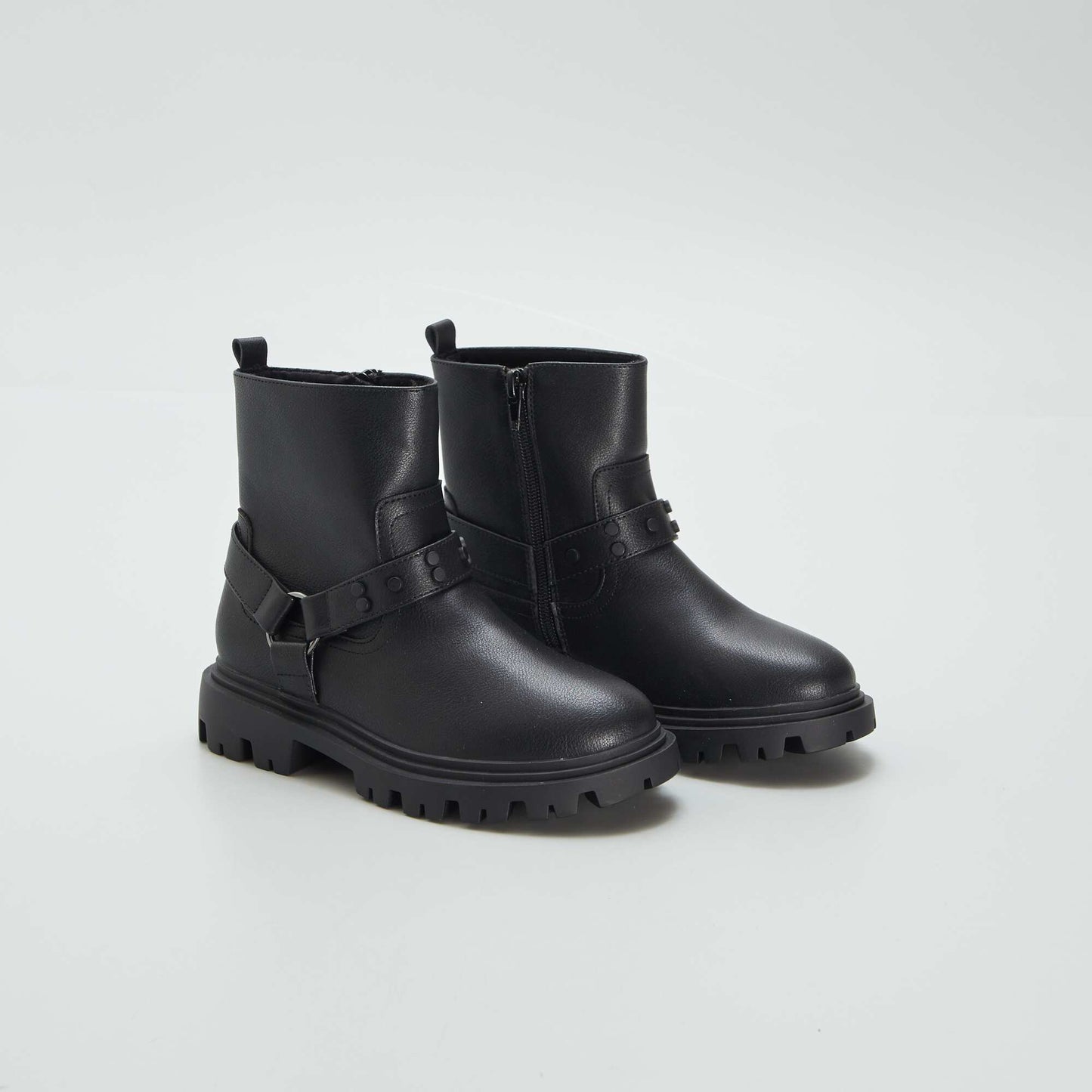 Synthetic boots black