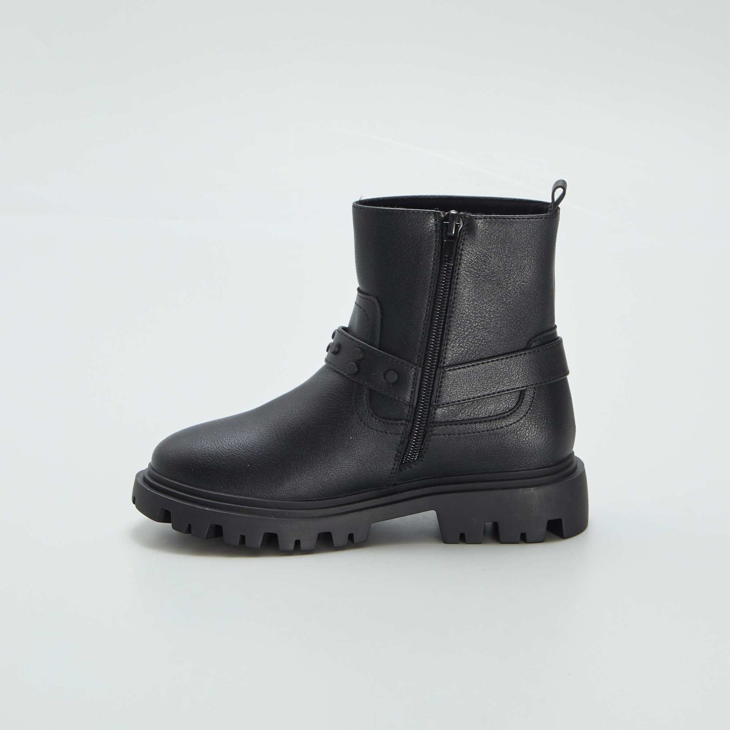 Synthetic boots black