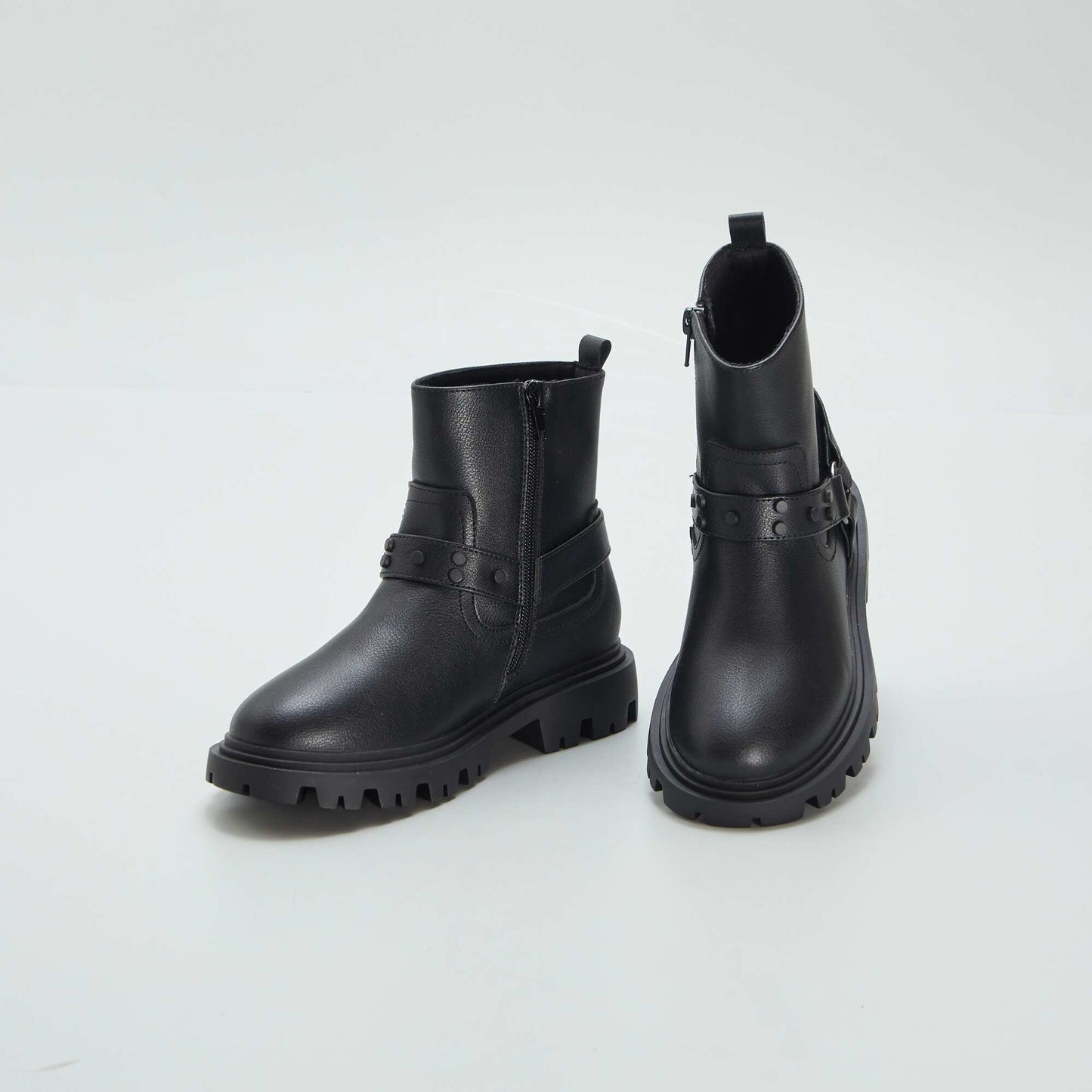 Synthetic boots black