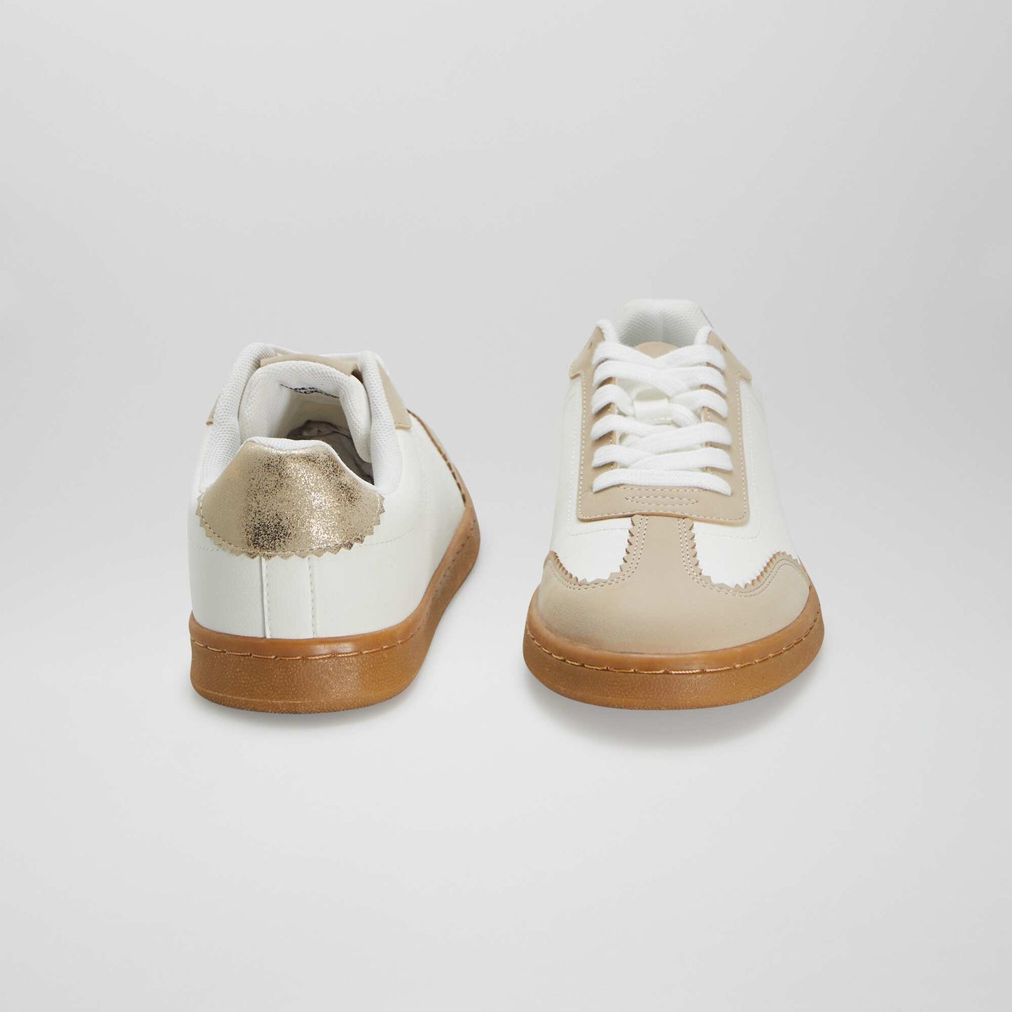 Low-top trainers white