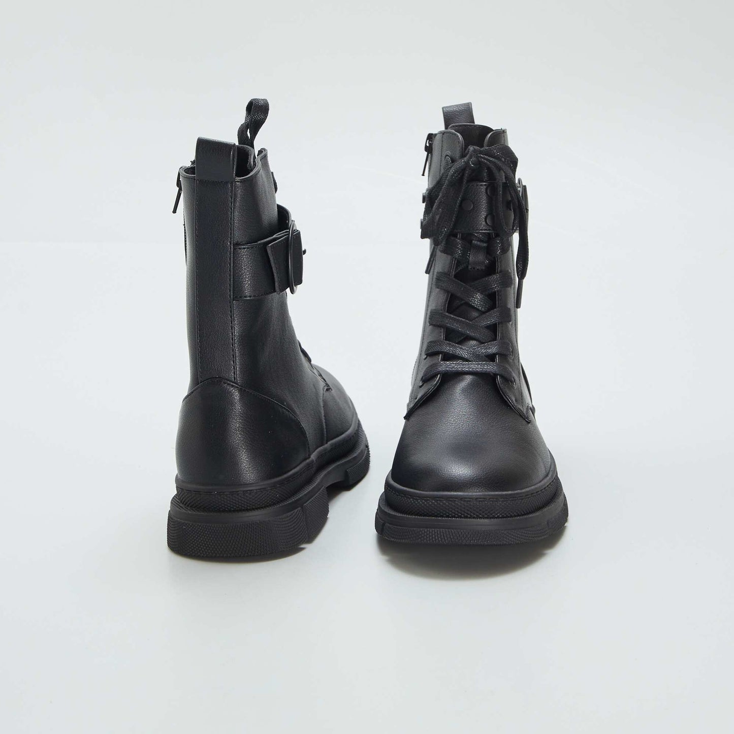 Boots with laces and fastening BLACK