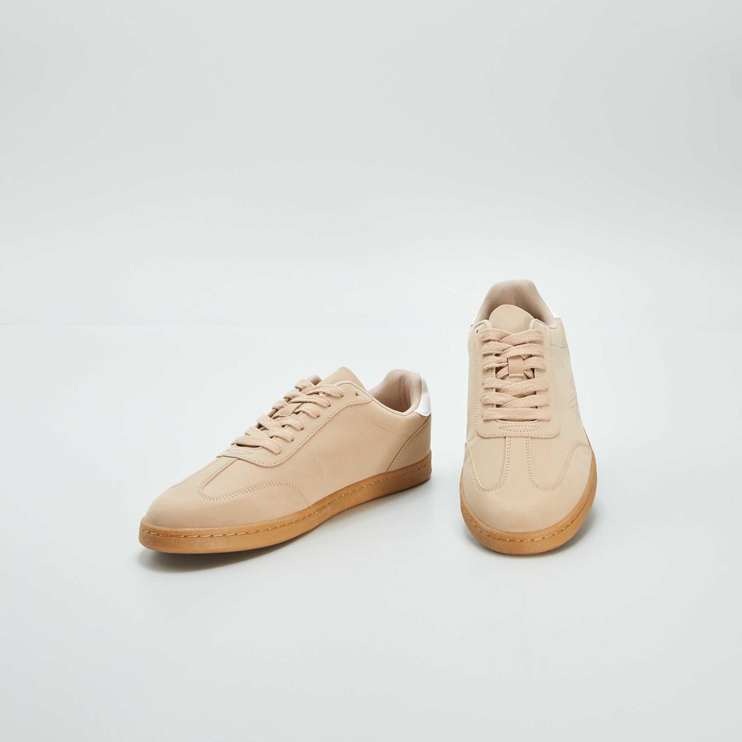 Low-top trainers beige