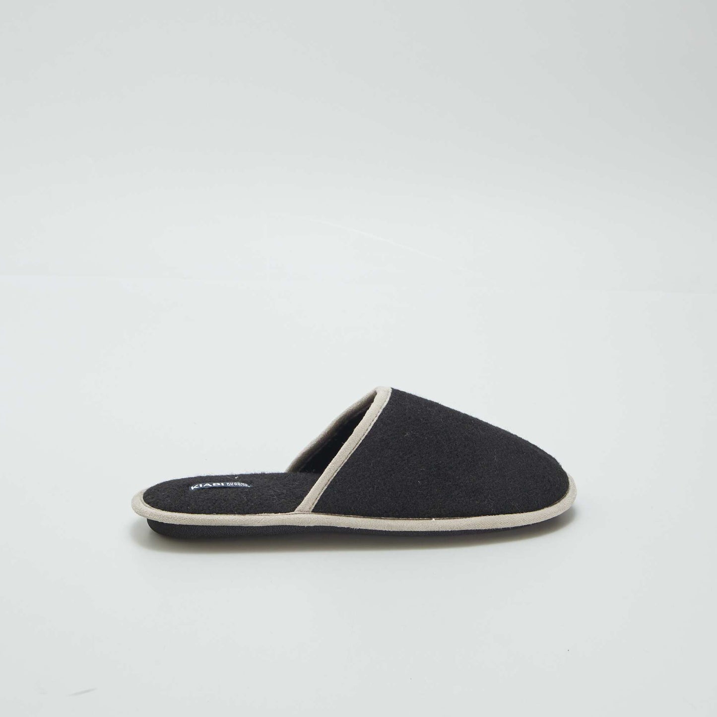 Mule slippers black