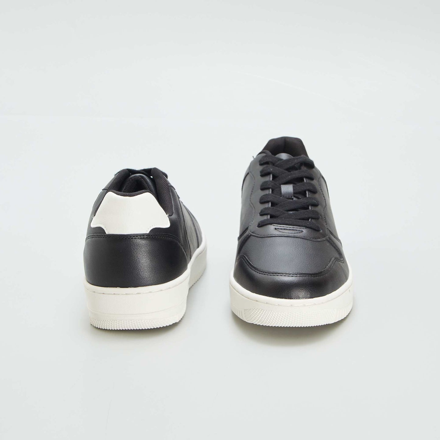 Low-top trainers BLACK