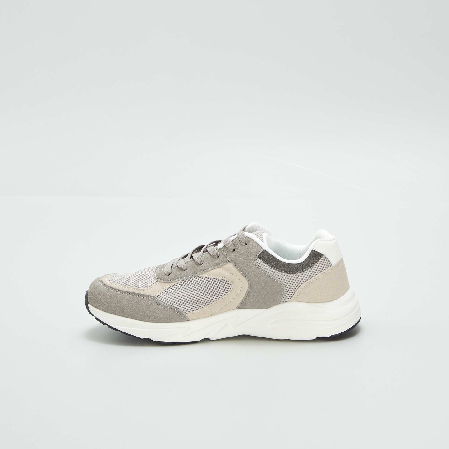 Sporty trainers grey