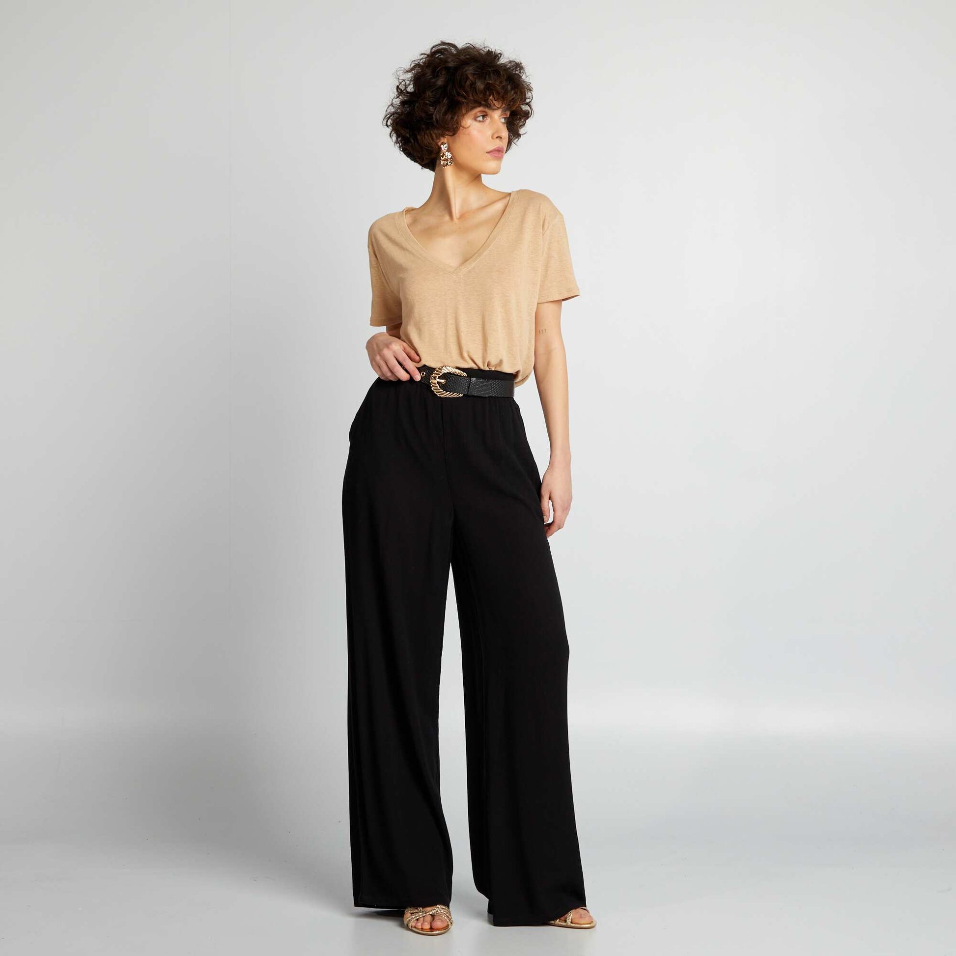 تي شيرت أساسي بأكمام قصيرة BEIGE